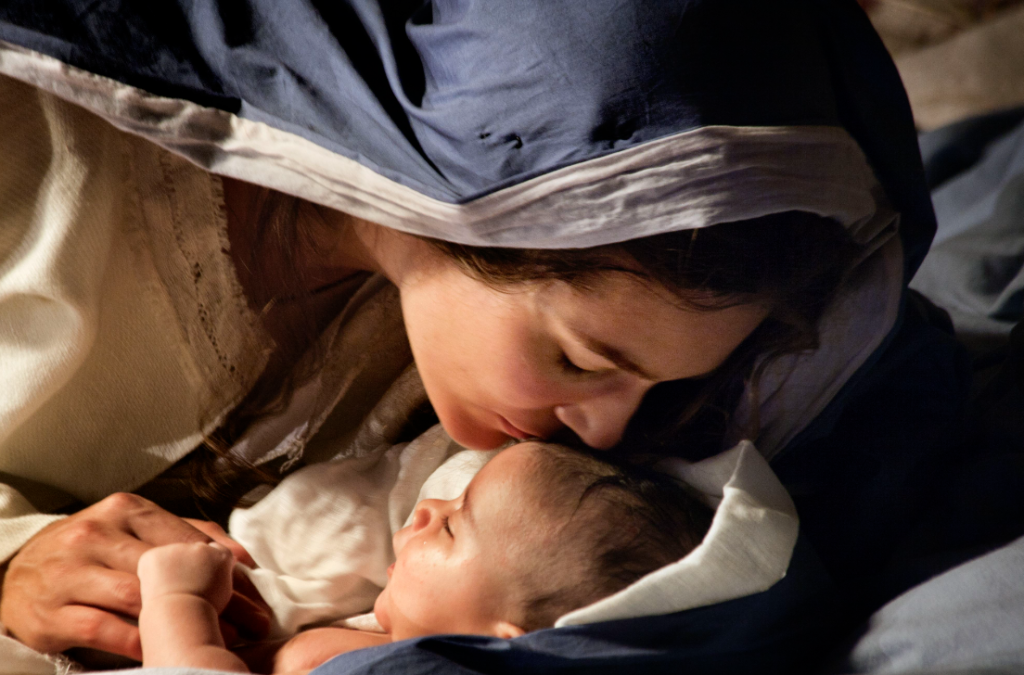 A mãe de Jesus deve ser admirada, mais não idolatrada